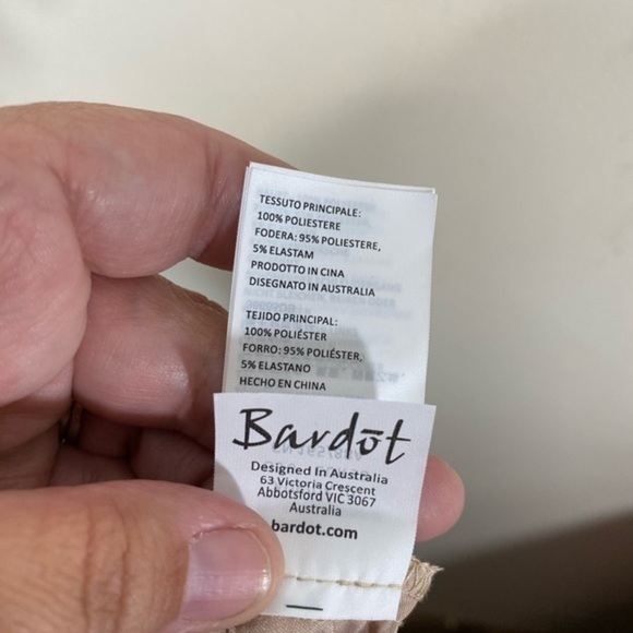 Bardot Caught Sleeve Dress In Pebble NWT Size 6. - Picture 6 of 7